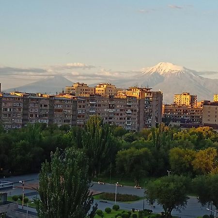 Umba Apartment N4 - Balcony And Mount Ararat View Ереван Екстериор снимка